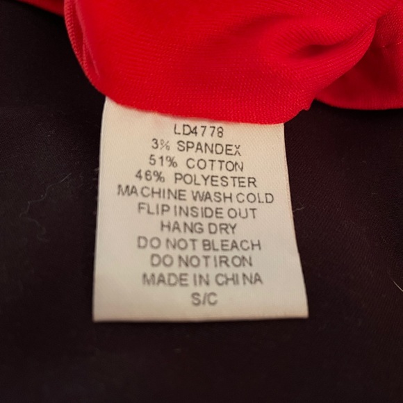 Unique sexy red dress for date night etc. Donโt let this beauty pass you by ๐ - Picture 4 of 7